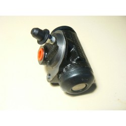 Cylindre roue AR V8 roues...