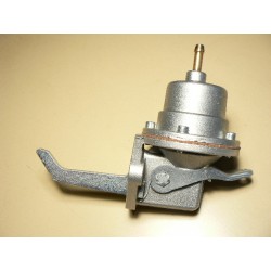 Pompe à essence à levier...